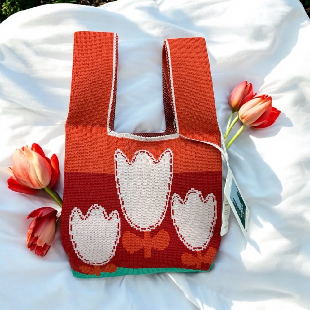NWT Red Pink Flower Compact Stylish Essentials Handheld Bag